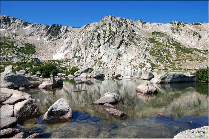 Lac Bastani à la fin du Printemps, 2089 m.d'altitude (4)