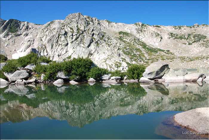 Lac Bastani à la fin du Printemps, 2089 m.d'altitude (5)