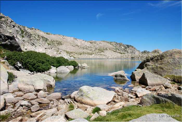 Lac Bastani à la fin du Printemps, 2089 m.d'altitude (11)