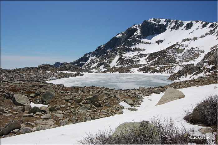 Lac Bastani au printemps, 2089 m.d'altitude (1)