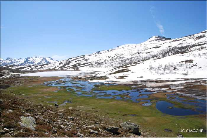 Lac de Ninu à la fin du printemps, 1743 m.d'altitude (8)