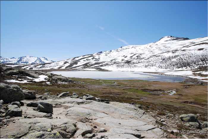 Lac de Ninu à la fin du printemps, 1743 m.d'altitude (11)
