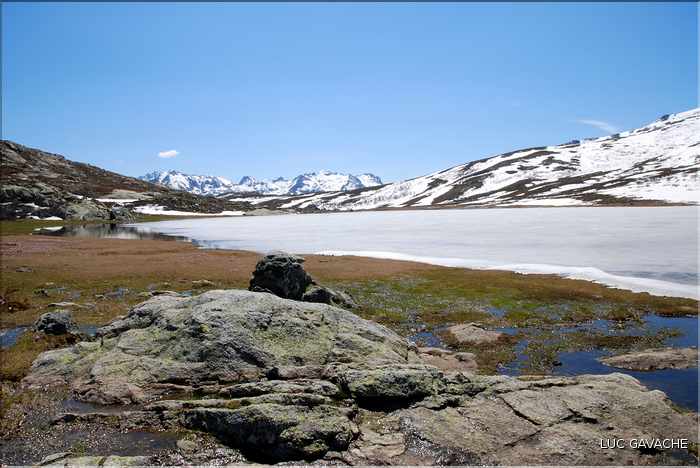 Lac de Ninu à la fin du printemps, 1743 m.d'altitude (18)