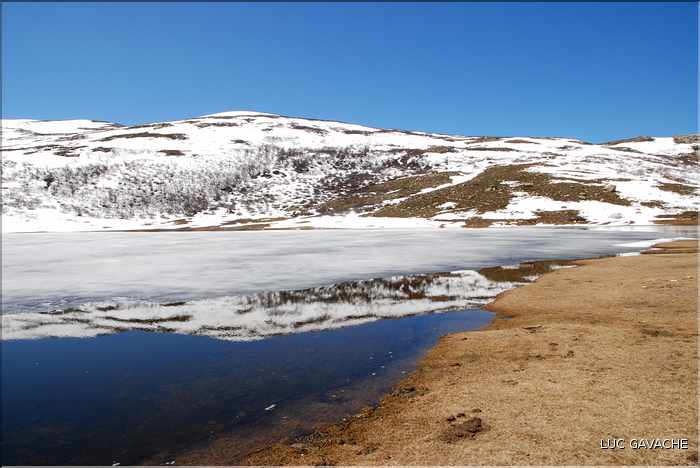 Lac de Ninu à la fin du printemps, 1743 m.d'altitude (20)