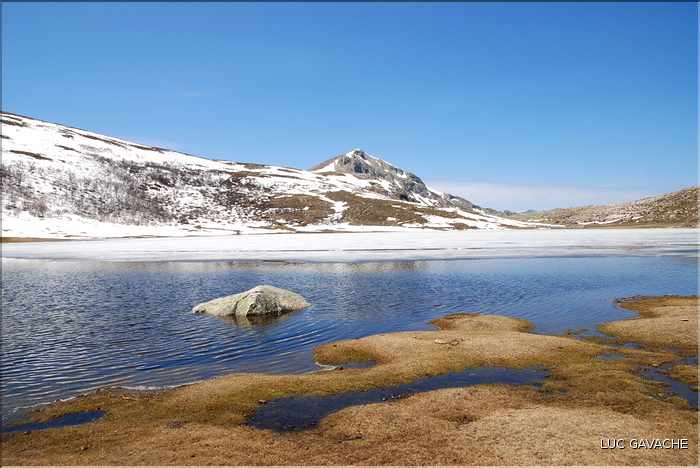 Lac de Ninu à la fin du printemps, 1743 m.d'altitude (64)