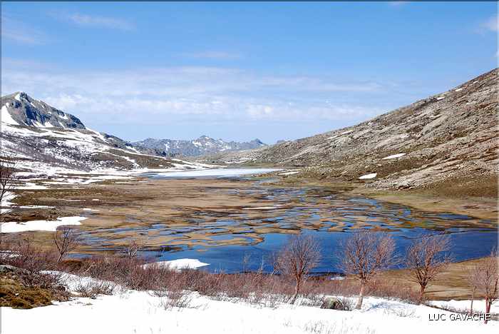 Lac de Ninu à la fin du printemps, 1743 m.d'altitude (80)