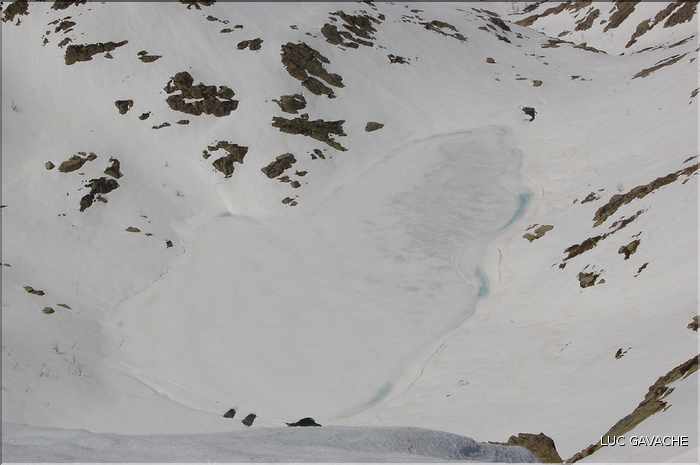 Lac de Goria au début du printemps (2)