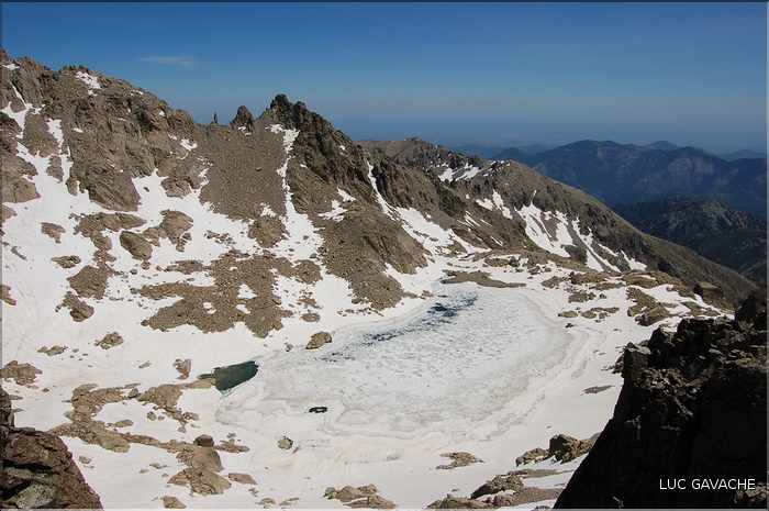 Lac Rotondo ou Bellebone au printemps, 2321 m.d'altitude