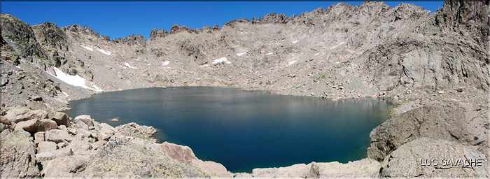 Le Lac Bellebone est le plus grand lac de montagne de Corse (2)