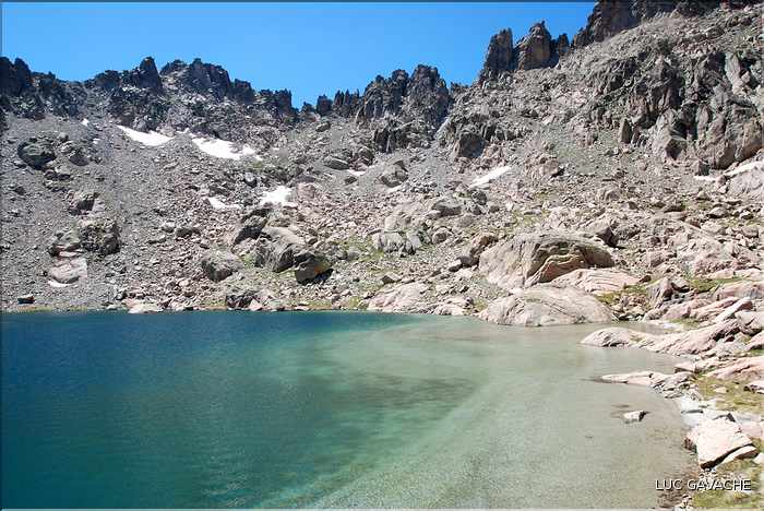 Le Lac Bellebone est le plus grand lac de montagne de Corse (18)
