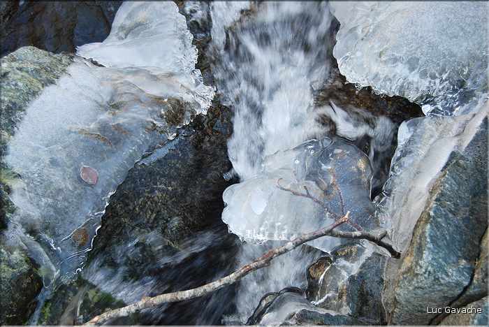 Parfois l'hiver, le gel arrive avant la neige, région de Vizzavona sur le GR20 (11)