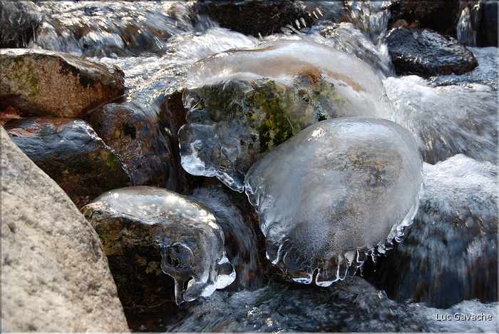 Parfois l'hiver, le gel arrive avant la neige, région de Vizzavona sur le GR20 (27)