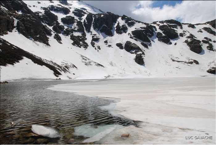 Lac de Melo au début du printemps, 1711 m.d'altitude (2)