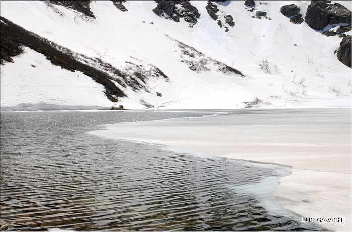 Lac de Melo au début du printemps, 1711 m.d'altitude (3)