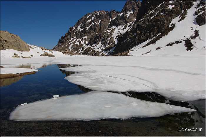 Lac de Melo à la fin de l'hiver, 1711 m.d'altitude (20)