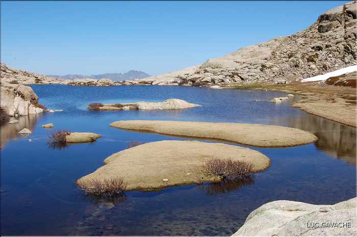 Lac de l'Oriente au printemps après la fonte des neiges, 2061 m.d'altitude (5)