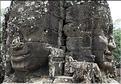 Le temple de Bayon, qui date de la fin du XII ème siècle, est composé de 54 tours ornées de têtes de Bouddha ressemblant à Jayavarman VII. (44)