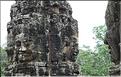 Le temple de Bayon, qui date de la fin du XII ème siècle, est composé de 54 tours ornées de têtes de Bouddha ressemblant à Jayavarman VII. (55)