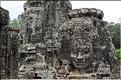 Le temple de Bayon, qui date de la fin du XII ème siècle, est composé de 54 tours ornées de têtes de Bouddha ressemblant à Jayavarman VII. (56)