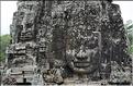 Le temple de Bayon, qui date de la fin du XII ème siècle, est composé de 54 tours ornées de têtes de Bouddha ressemblant à Jayavarman VII. (58)