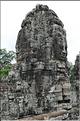 Le temple de Bayon, qui date de la fin du XII ème siècle, est composé de 54 tours ornées de têtes de Bouddha ressemblant à Jayavarman VII. (60)