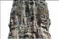 Le temple de Bayon, qui date de la fin du XII ème siècle, est composé de 54 tours ornées de têtes de Bouddha ressemblant à Jayavarman VII. (75)