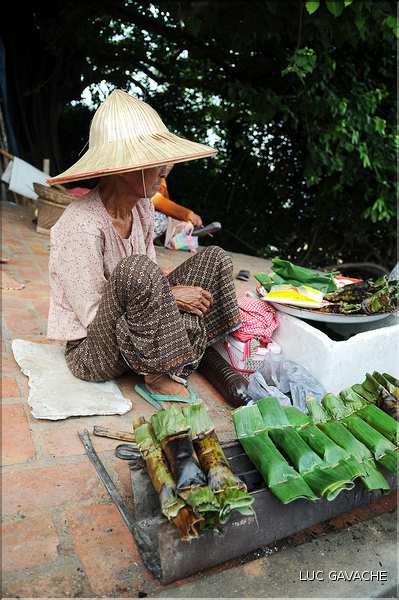 Un petit marché dans les environs de Siem Reap. (1)