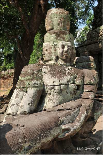 Porte daccès au temple de Preah Khan. (9)