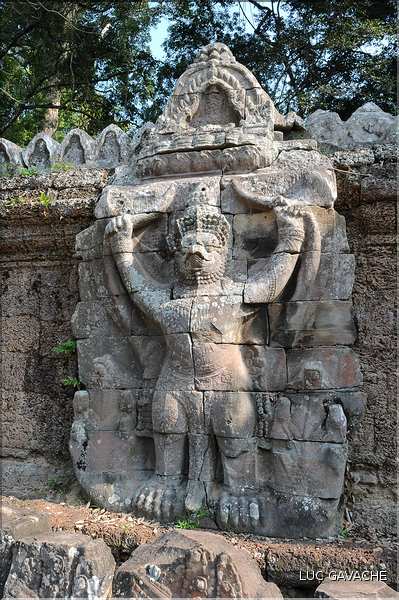 Porte daccès au temple de Preah Khan. (10)