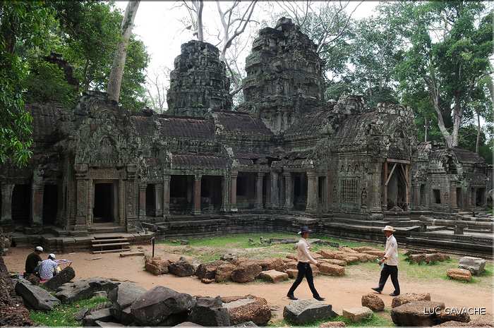 Le temple de Ta Prohm fut réalisé par Jayavarman VII qui le dédia à sa mère. (1)
