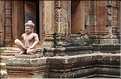 Le Magnifique petit temple Brahmane de Bantéay Srei date du X ème siècle et est construit en grès rose. (19)