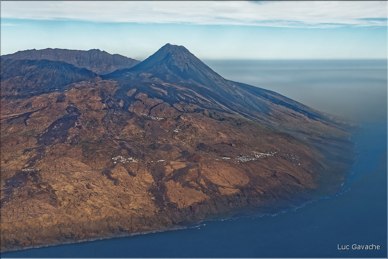 Photo aérienne de Fogo et du grand Pico.