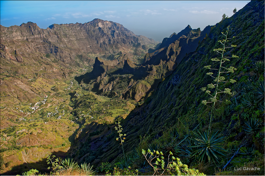 La vallée de Paul depuis le Pico da Cruz sur la route de l'Estrada da Corda. (10)