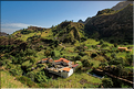 Contrairement à la côte, la Ribeira do Paul est bien verte grâce à l'eau collectée par la vallée. (24)