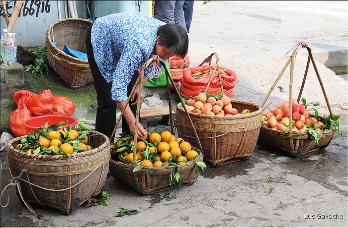 La petite ville de Yangshuo sur les rives de la rivière Lijiang. (4)
