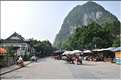 La petite ville de Yangshuo sur les rives de la rivière Lijiang. (12)