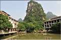 La petite ville de Yangshuo sur les rives de la rivière Lijiang. (16)