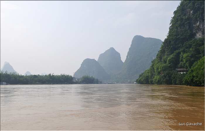 La petite ville de Yangshuo sur les rives de la rivière Lijiang. (18)