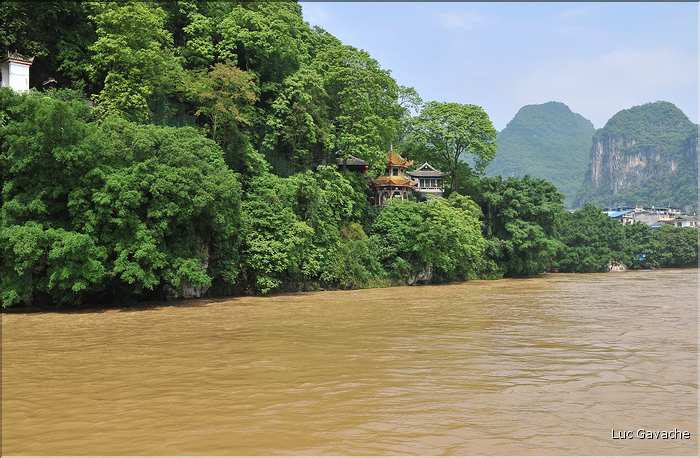 La petite ville de Yangshuo sur les rives de la rivière Lijiang. (21)