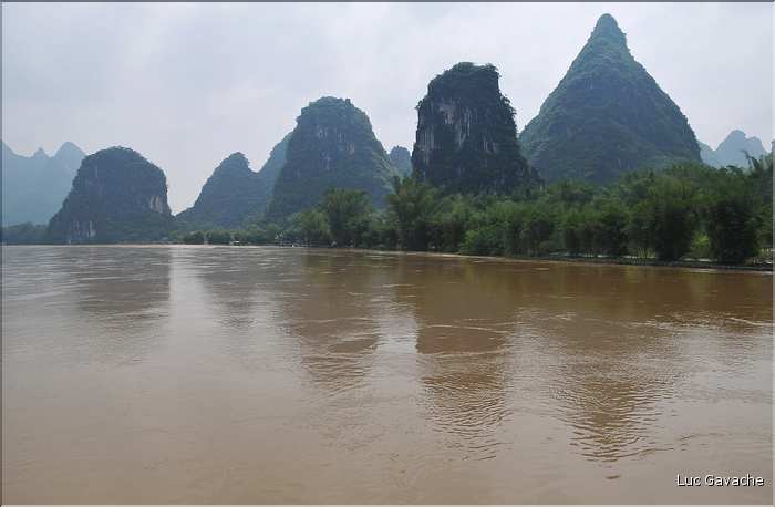 La petite ville de Yangshuo sur les rives de la rivière Lijiang. (23)