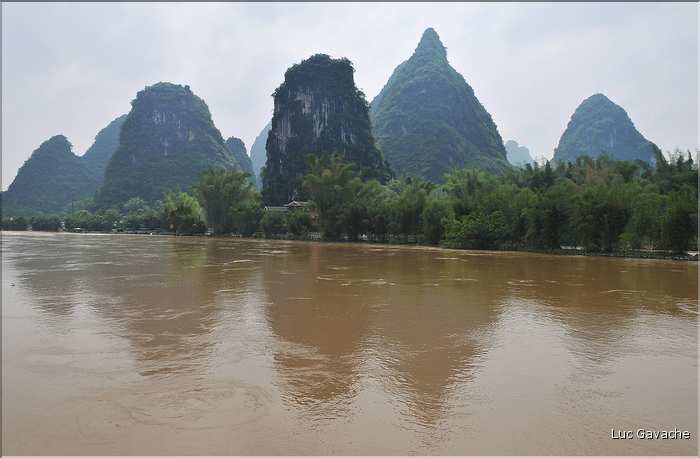 La petite ville de Yangshuo sur les rives de la rivière Lijiang. (24)