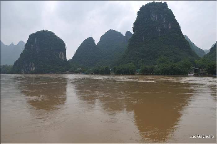 La petite ville de Yangshuo sur les rives de la rivière Lijiang. (26)