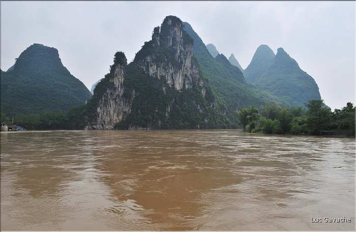 La petite ville de Yangshuo sur les rives de la rivière Lijiang. (30)