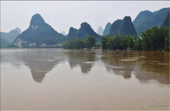 La petite ville de Yangshuo sur les rives de la rivière Lijiang. (32)
