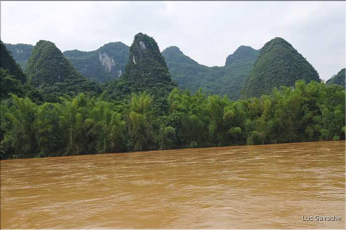 La petite ville de Yangshuo sur les rives de la rivière Lijiang. (39)