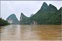 La petite ville de Yangshuo sur les rives de la rivière Lijiang. (41)
