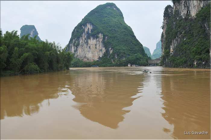 La petite ville de Yangshuo sur les rives de la rivière Lijiang. (46)