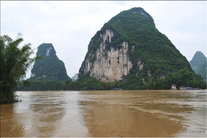 La petite ville de Yangshuo sur les rives de la rivière Lijiang. (48)