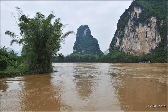 La petite ville de Yangshuo sur les rives de la rivière Lijiang. (49)