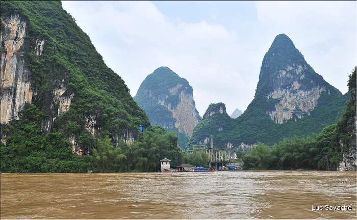 La petite ville de Yangshuo sur les rives de la rivière Lijiang. (52)